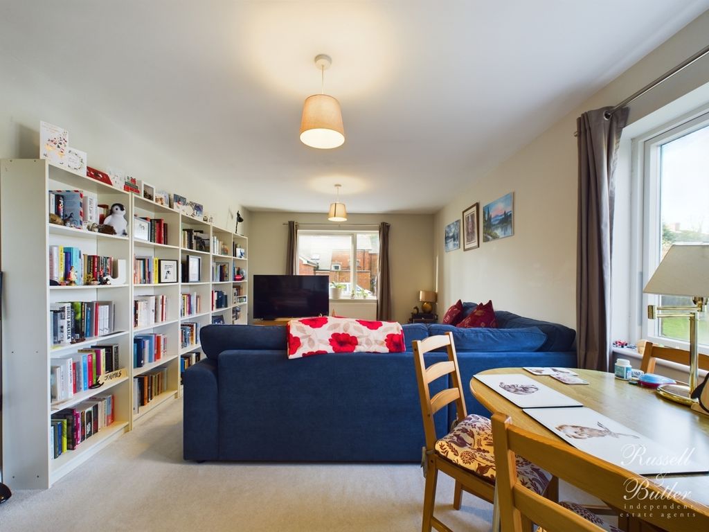 Additional image 7 of 2 bed flat for saleStation Gardens, Buckingham MK18