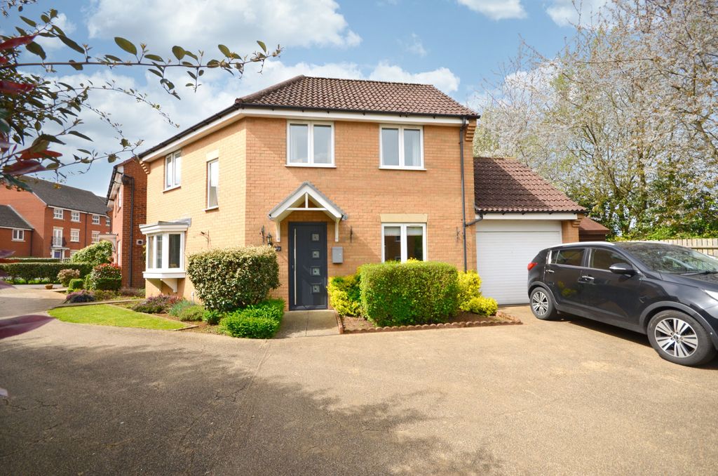 3 bed detached house for saleFirs Avenue, Uppingham LE15