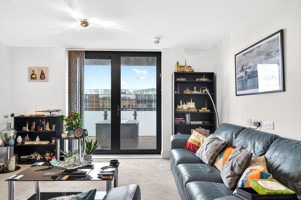 Additional image 9 of 2 bed flat for saleStudio Way, Borehamwood WD6