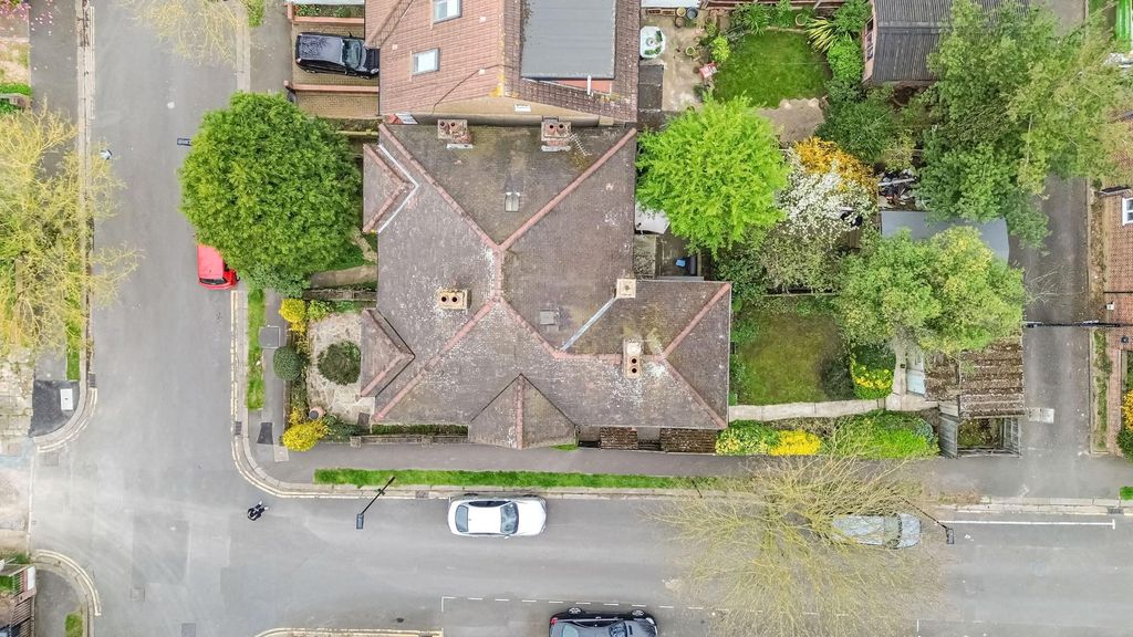 Additional image 21 of 3 bed semi-detached house for saleBoston Gardens, Brentford TW8