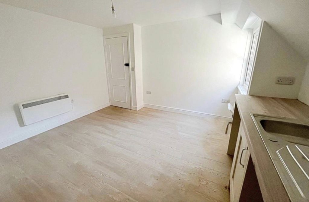 Additional image 4 of 1 bed flat for saleIsabella Court, West Street, Blandford Forum, Dorset DT11