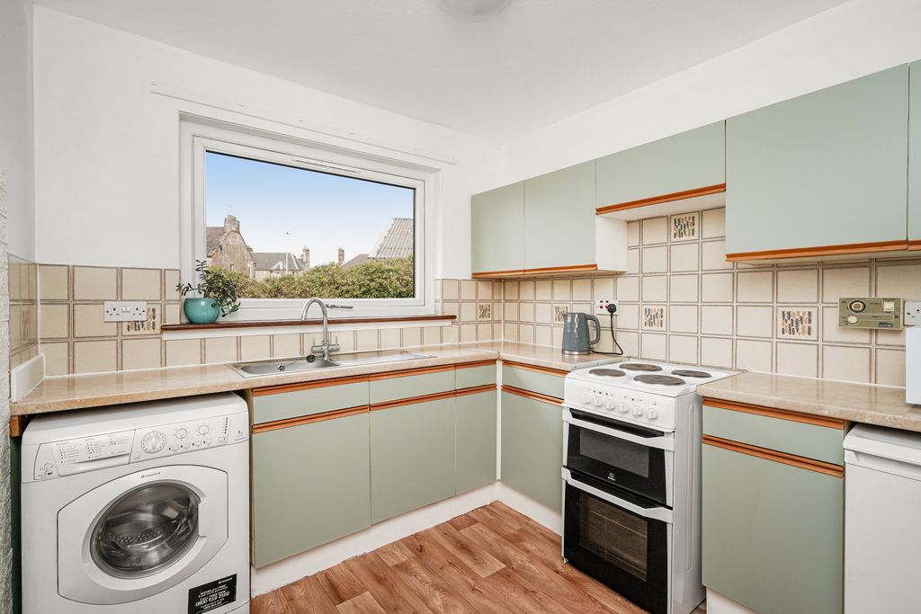 Additional image 4 of 2 bed flat for sale4 Westfield Court, Eskbank, Midlothian EH22