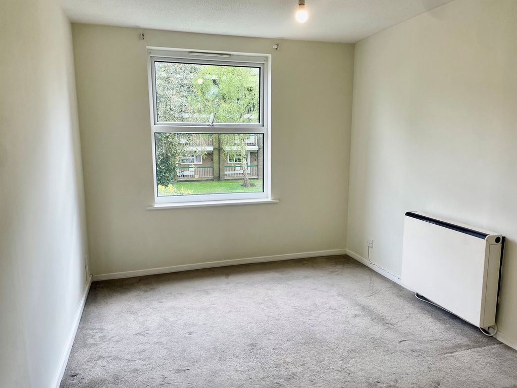 Additional image 4 of 2 bed flat for saleBlind Lane, Bourne End SL8