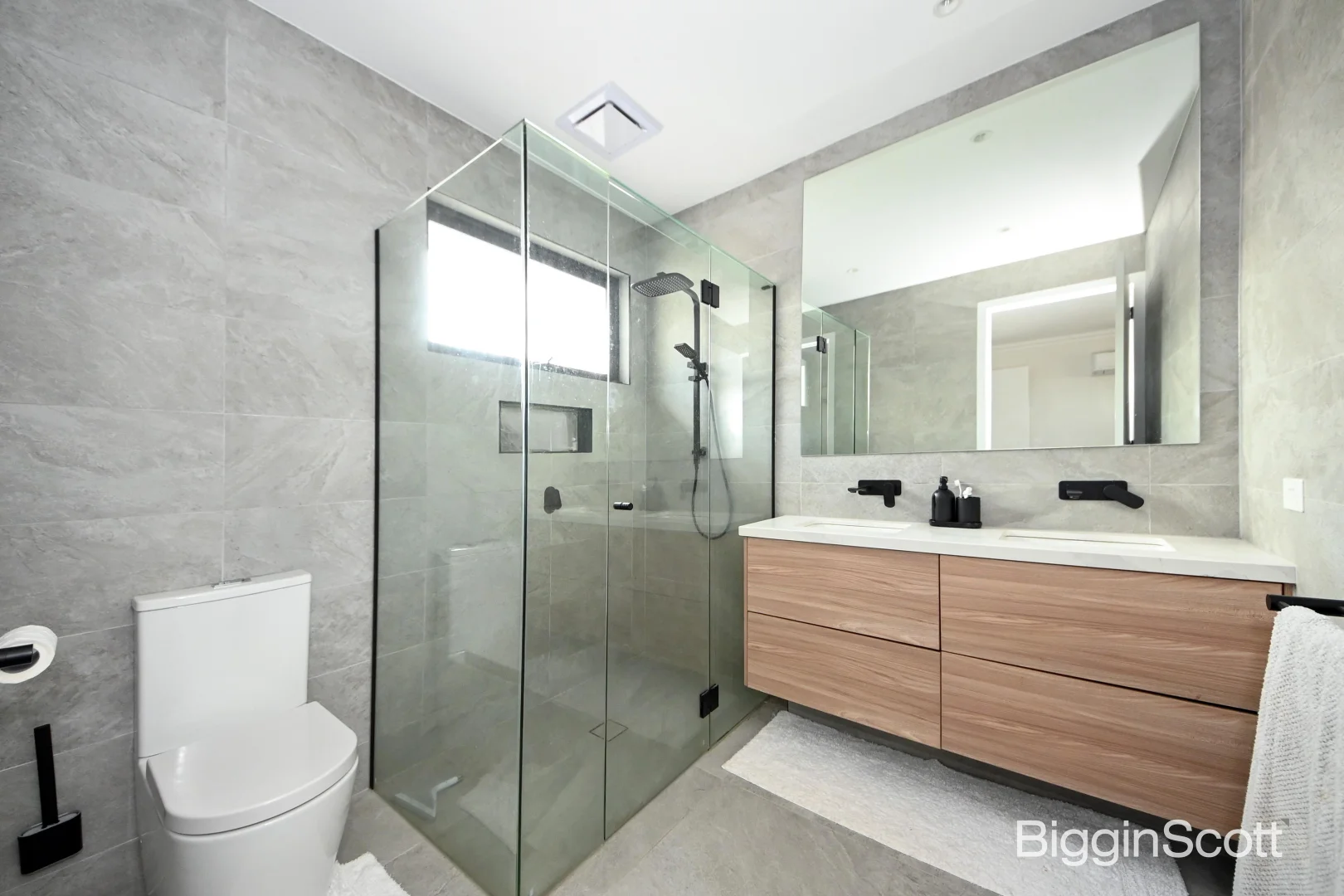 Additional image 13 of 2/46 Dunscombe Avenue, Glen Waverley VIC 3150