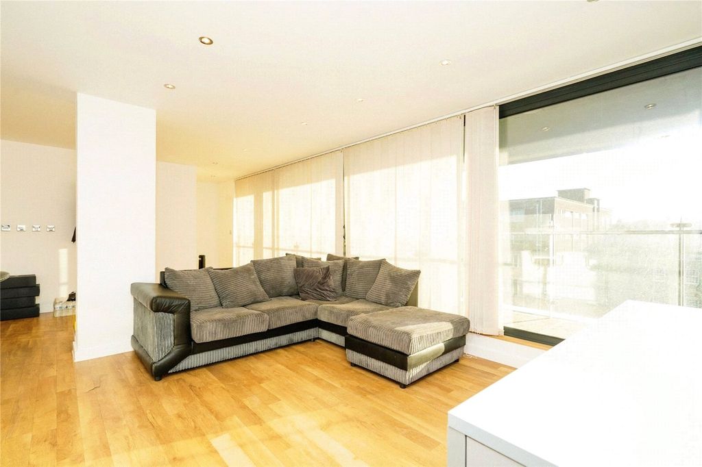 Additional image 6 of 3 bed flat for saleGeoffrey Watling Way, Norwich, Norfolk NR1