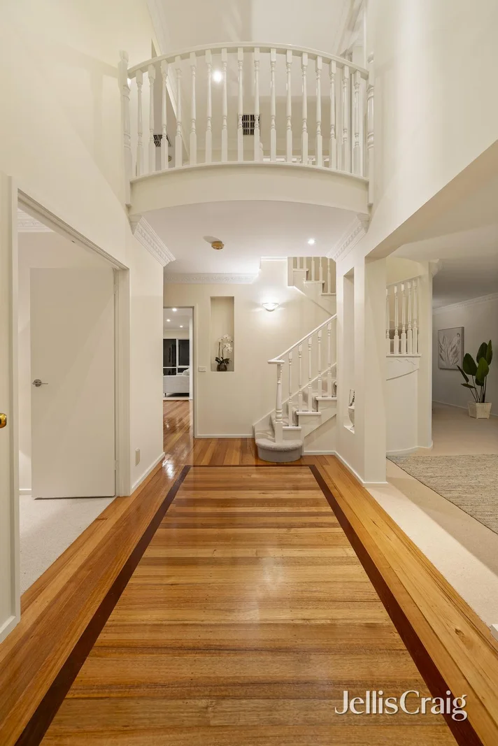 16 Mulsanne Way, Donvale VIC 3111 photo 4