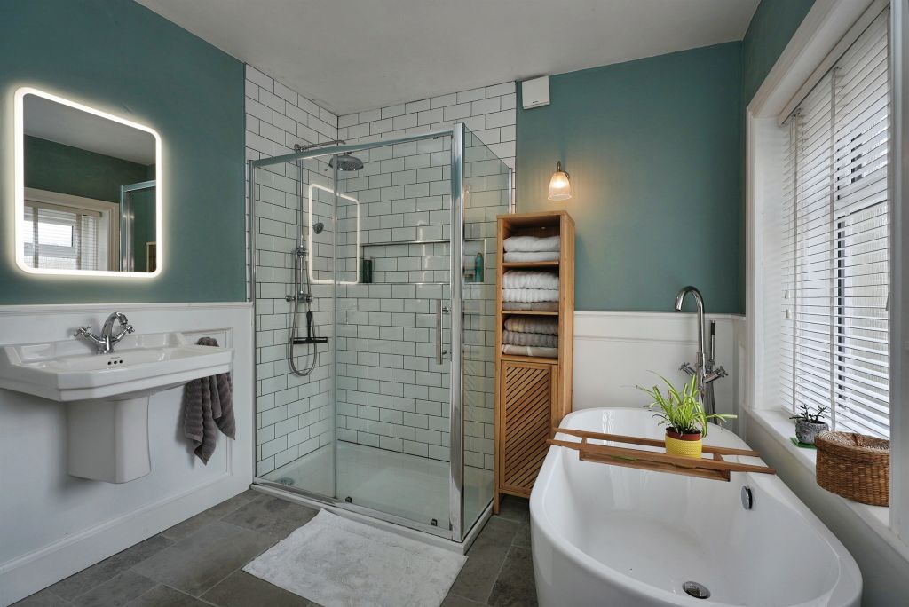 Additional image 12 of 4 bed end terrace house for saleBradford Road, Brighouse HD6