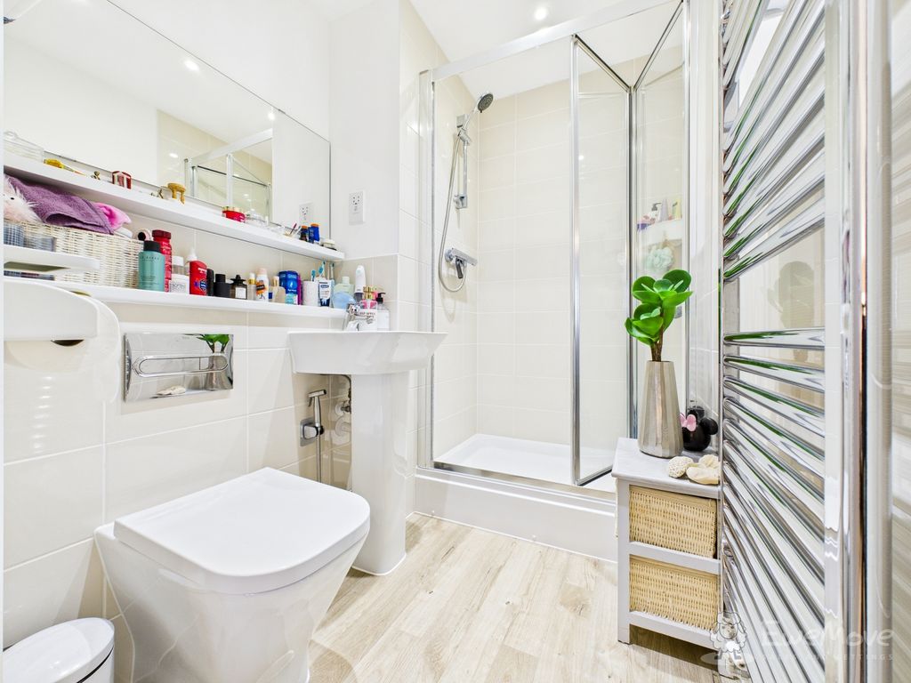 Additional image 10 of 2 bed flat for saleThorpe Court, Thorpe Close, Bordon GU35