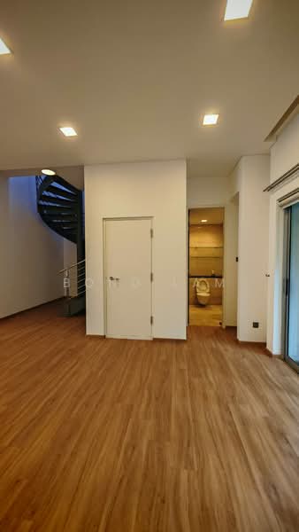 67 Holland Road photo 3