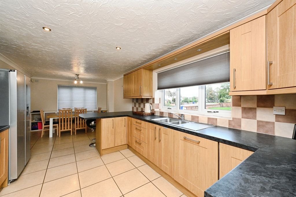 Additional image 4 of 4 bed detached house for saleRobert Linge Crescent, Brandon IP27