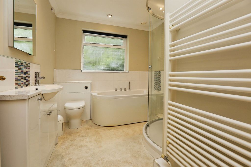 Additional image 12 of 3 bed detached bungalow for saleWildern Lane, Hedge End, Southampton SO30