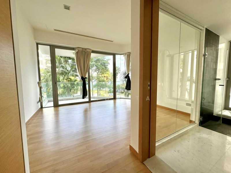 281 Ocean Drive photo 2