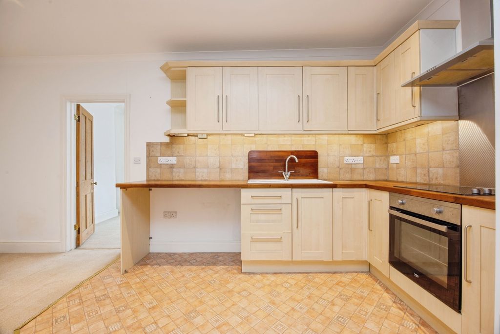 Additional image 3 of 1 bed flat for saleWestern Terrace, Bodmin, Cornwall PL31