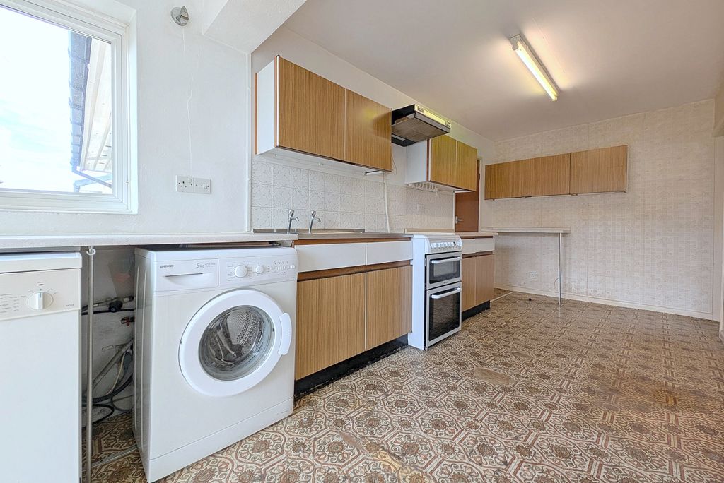 Additional image 7 of 3 bed bungalow for saleThornhills Lane, Brighouse, West Yorkshire HD6