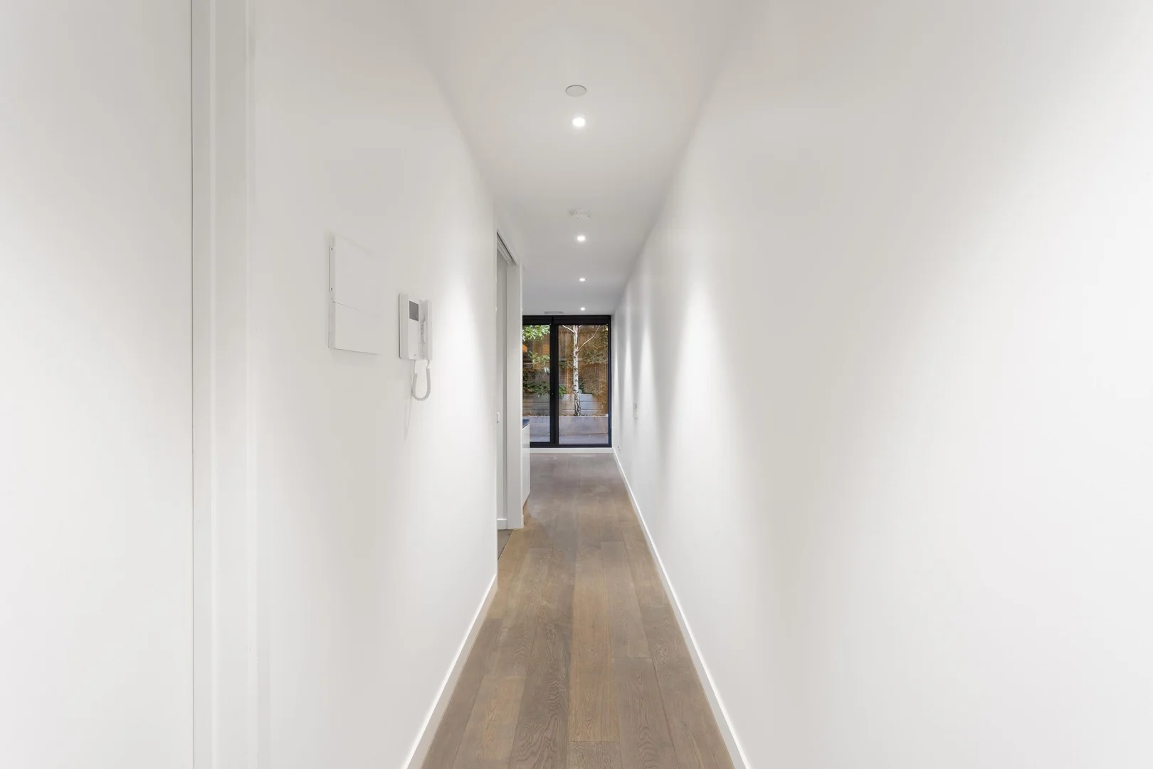 G05/12-14 Dickens st Street, Elwood VIC 3184