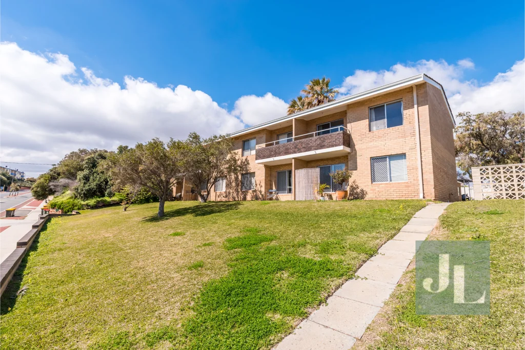 8/15 Pearl Parade, Scarborough WA 6019