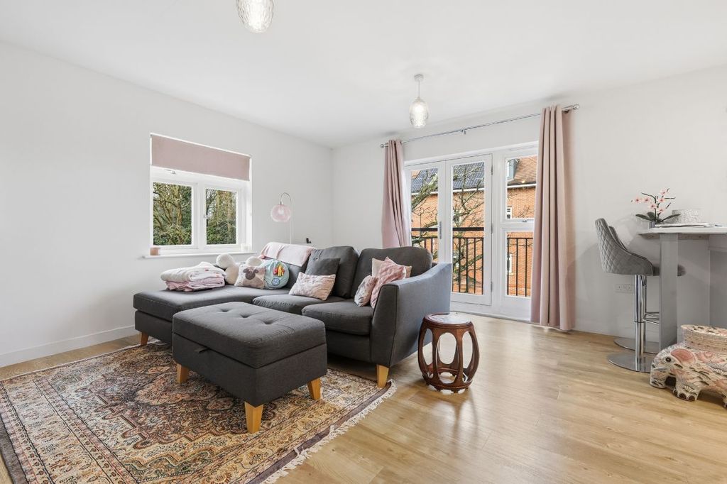 Additional image 3 of 2 bed flat for saleKestrel Close, Brentwood CM15