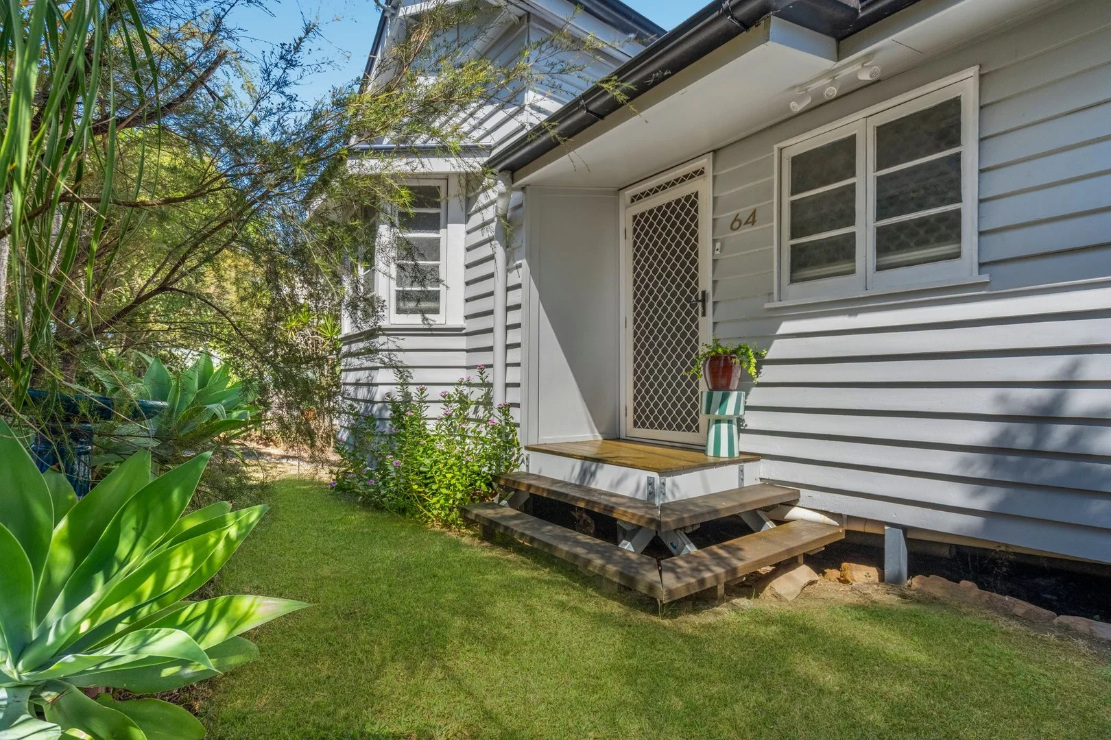 64 Pine Mountain Road, North Ipswich QLD 4305
