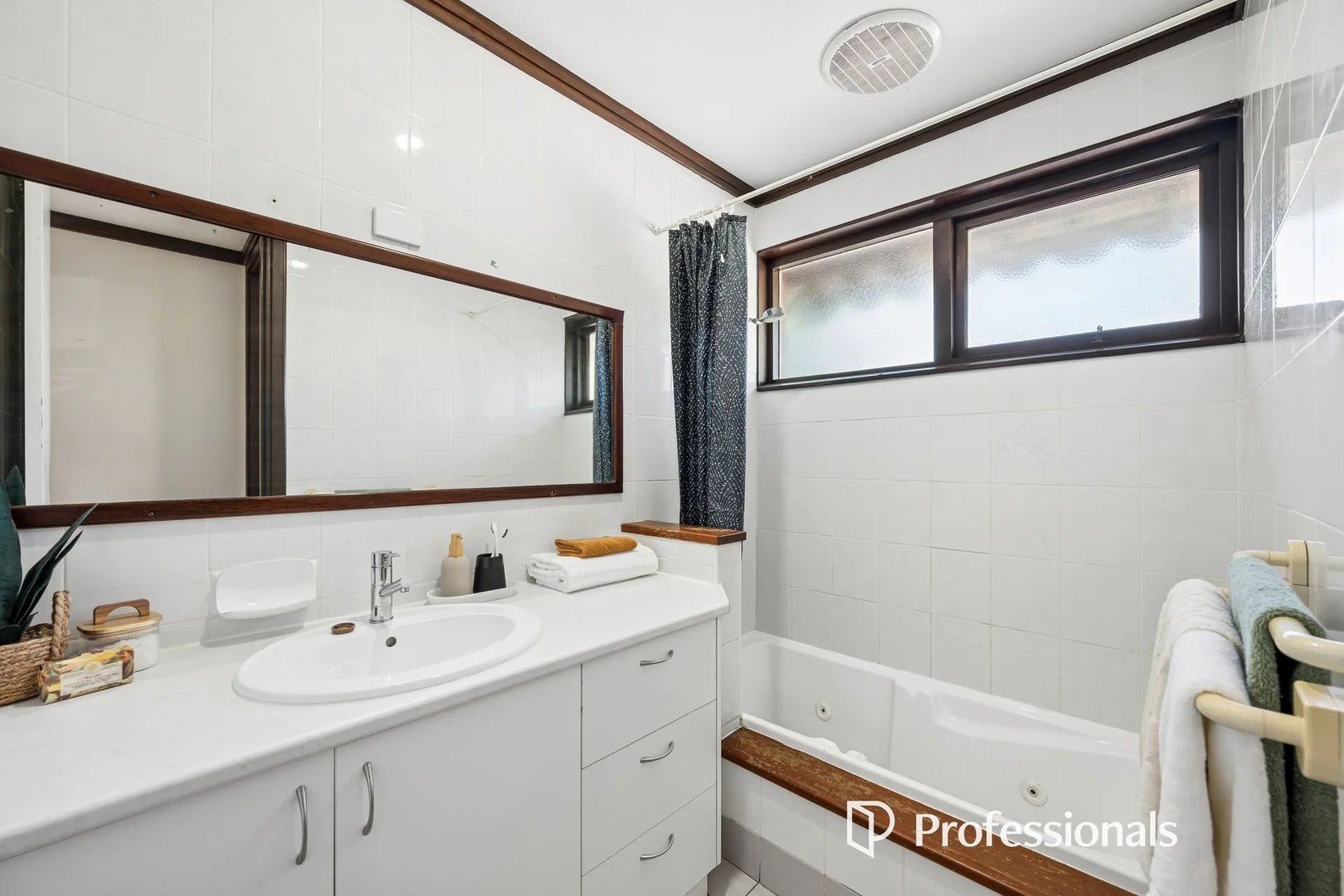 Additional image 13 of 2 Hart Street, Lesmurdie WA 6076