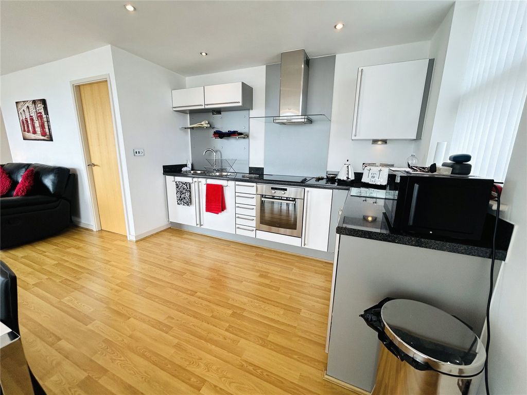 Additional image 6 of 2 bed flat for saleQueens Promenade, Bispham, Blackpool FY2