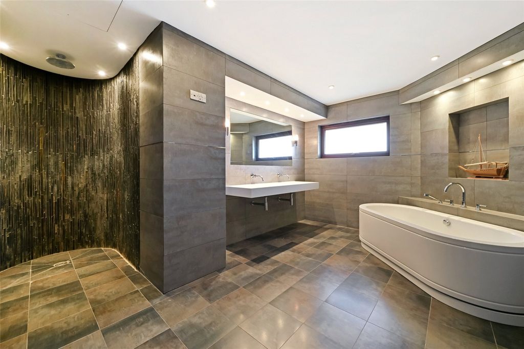 Additional image 12 of 4 bed detached house for saleSmugglers Lane, Bosham, West Sussex PO18