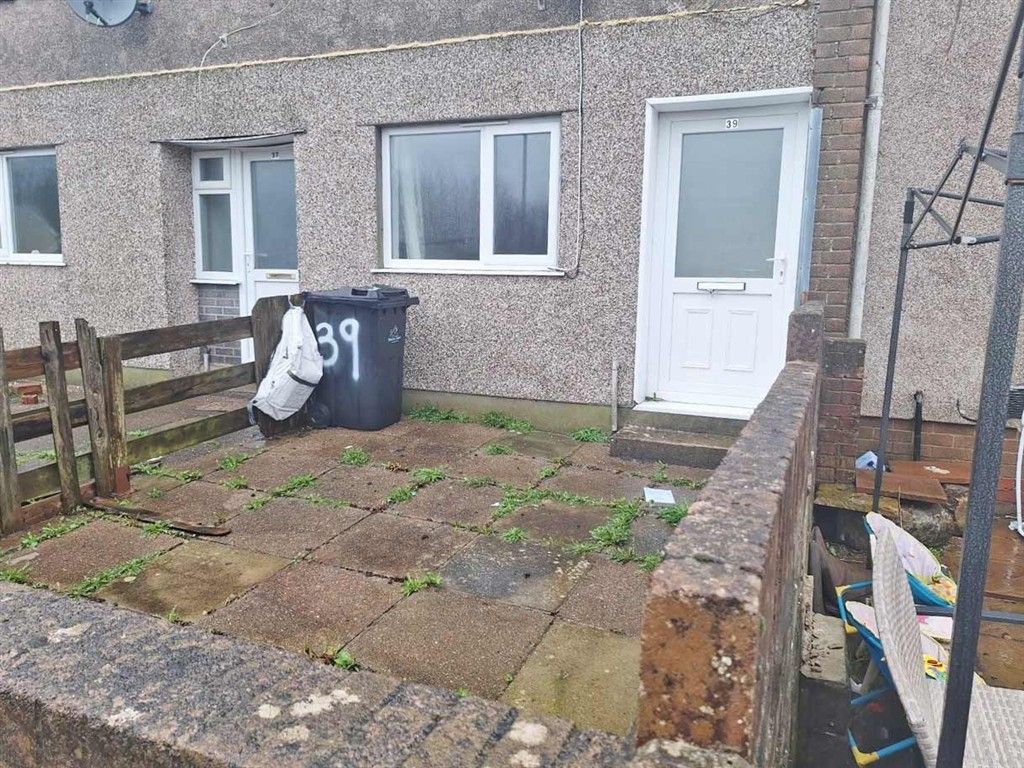 2 bed flat for saleHeol Helig, Brynmawr, Ebbw Vale NP23