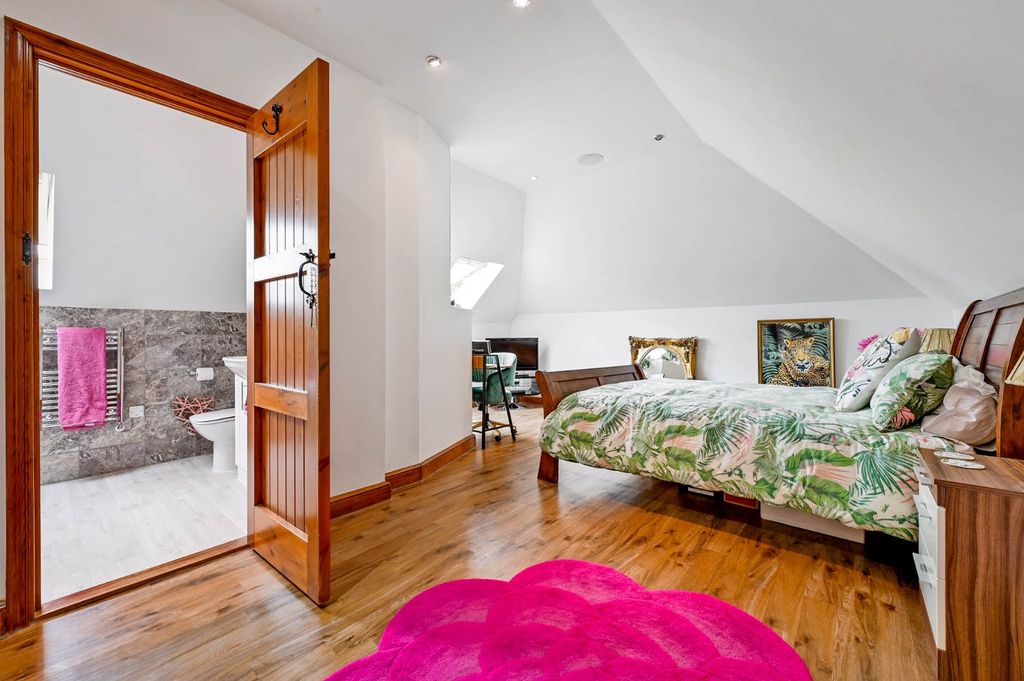 Additional image 12 of 6 bed detached house for saleGibbins Lane, Warfield, Bracknell, Berkshire RG42