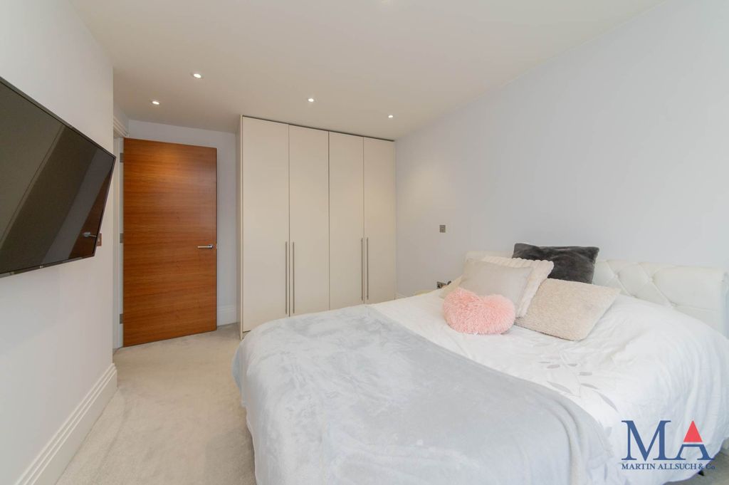 Additional image 20 of 5 bed detached house for saleRed Road, Borehamwood WD6