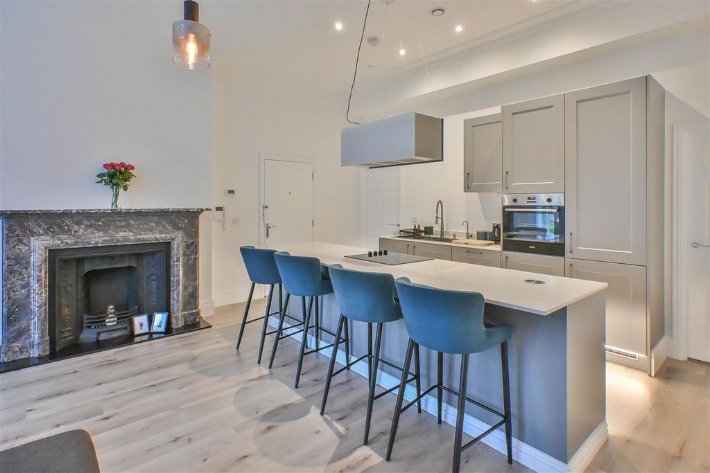 Additional image 6 of 2 bed flat for saleLa Plata House, Brentwood CM14