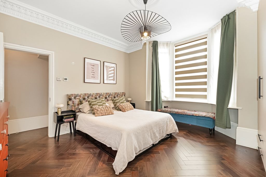 Additional image 7 of 3 bed flat for salePalace Grove, Bromley BR1
