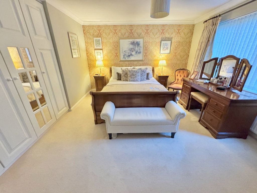 Additional image 14 of 3 bed flat for saleMartello Road South, Canford Cliffs, Poole BH13