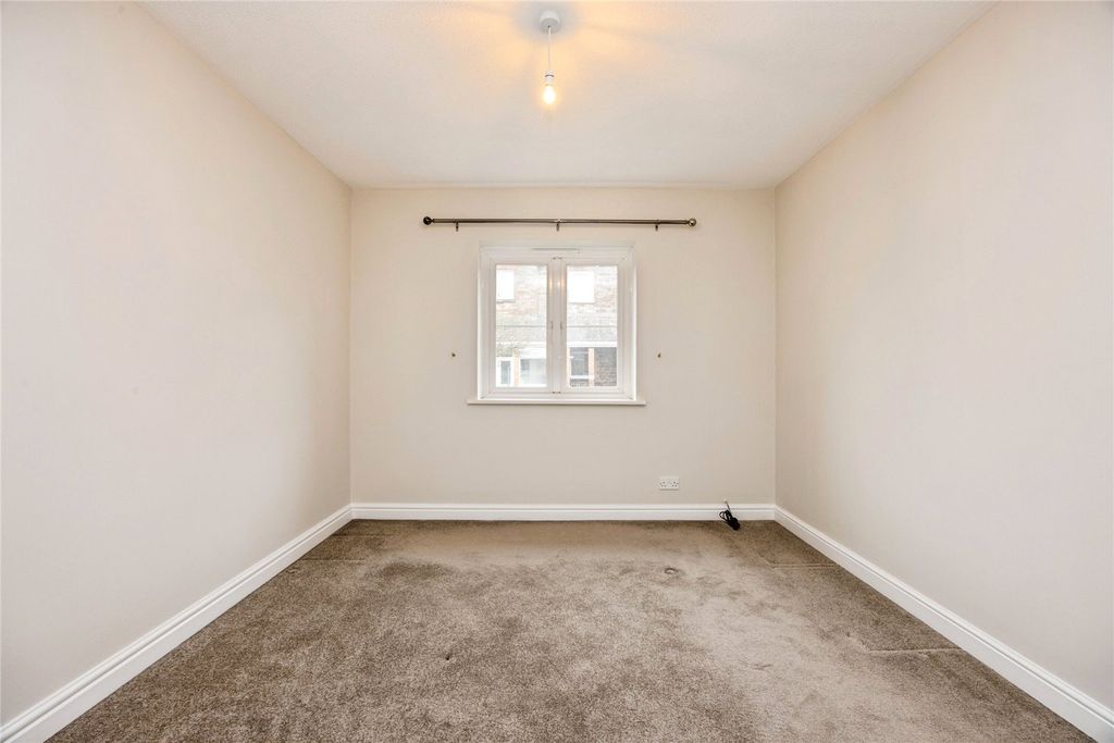 Additional image 6 of 3 bed maisonette for saleCastle Hill Court, Cross Lane, Bodmin, Cornwall PL31