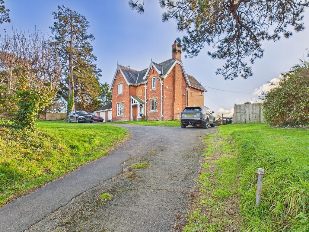 3 bed detached house for saleSandford Hill, Bridgwater TA5