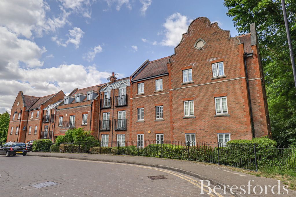 2 bed flat for saleOsborne Heights, Warley CM14