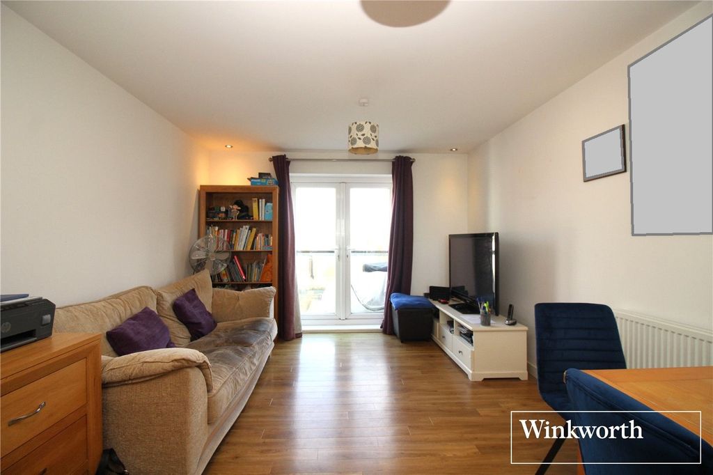 Additional image 4 of 2 bed flat for saleTodd Close, Borehamwood, Hertfordshire WD6