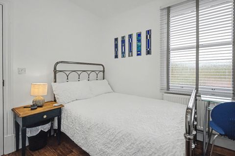 Room 6, Stanley Road OX4, Room to rent