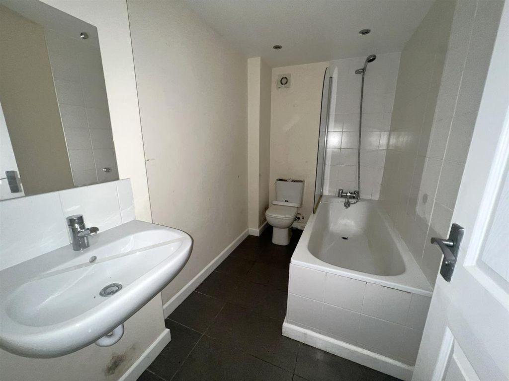 Additional image 5 of 1 bed flat for saleMarket Street, Cinderford GL14
