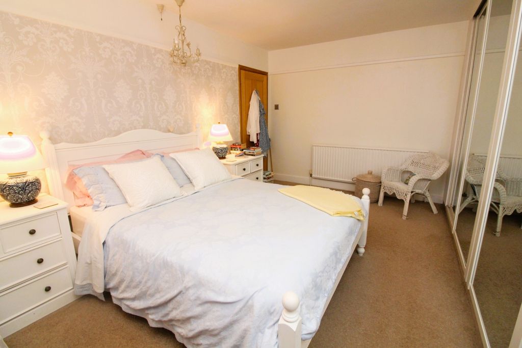 Additional image 21 of 4 bed semi-detached house for sale21 Hamp Green Rise, Bridgwater TA6