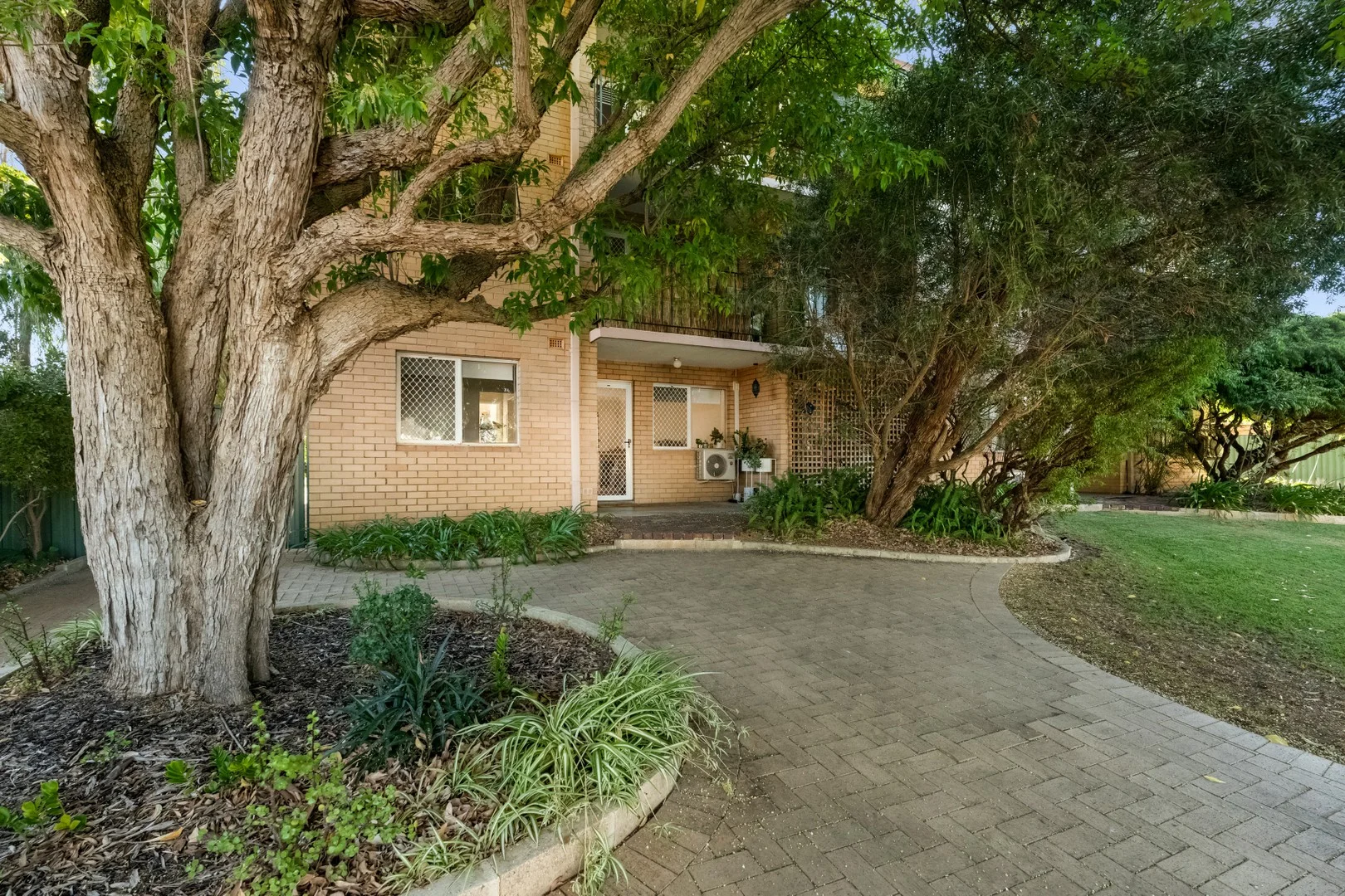 1/33 Point Walter Road, Bicton WA 6157