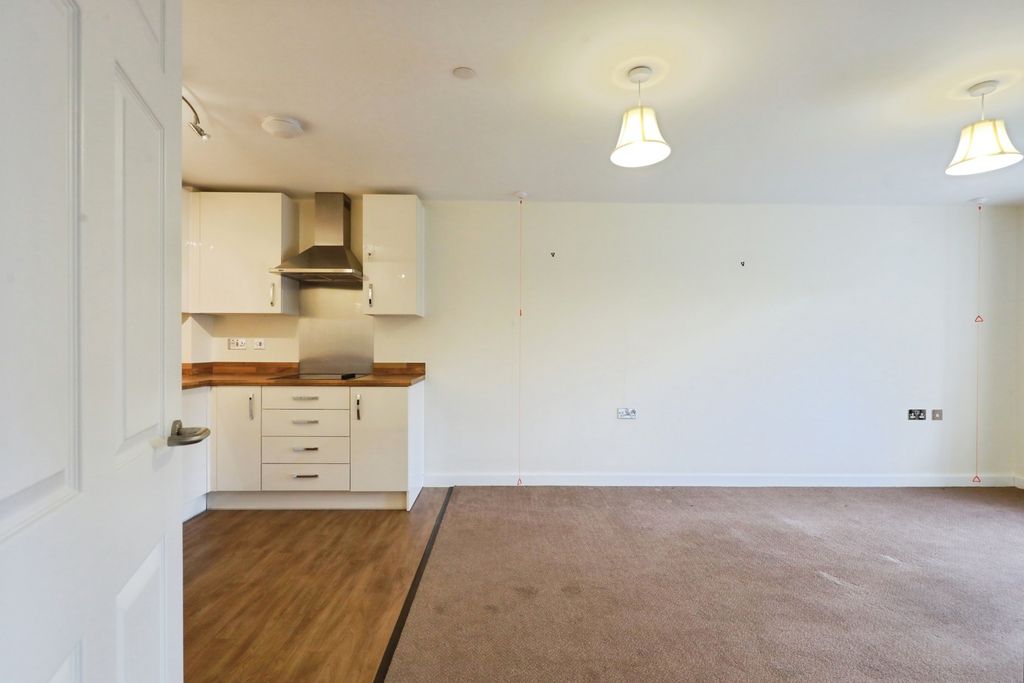 1 bed flat for saleSargent Square, Broadway, Worcestershire WR12 photo 5