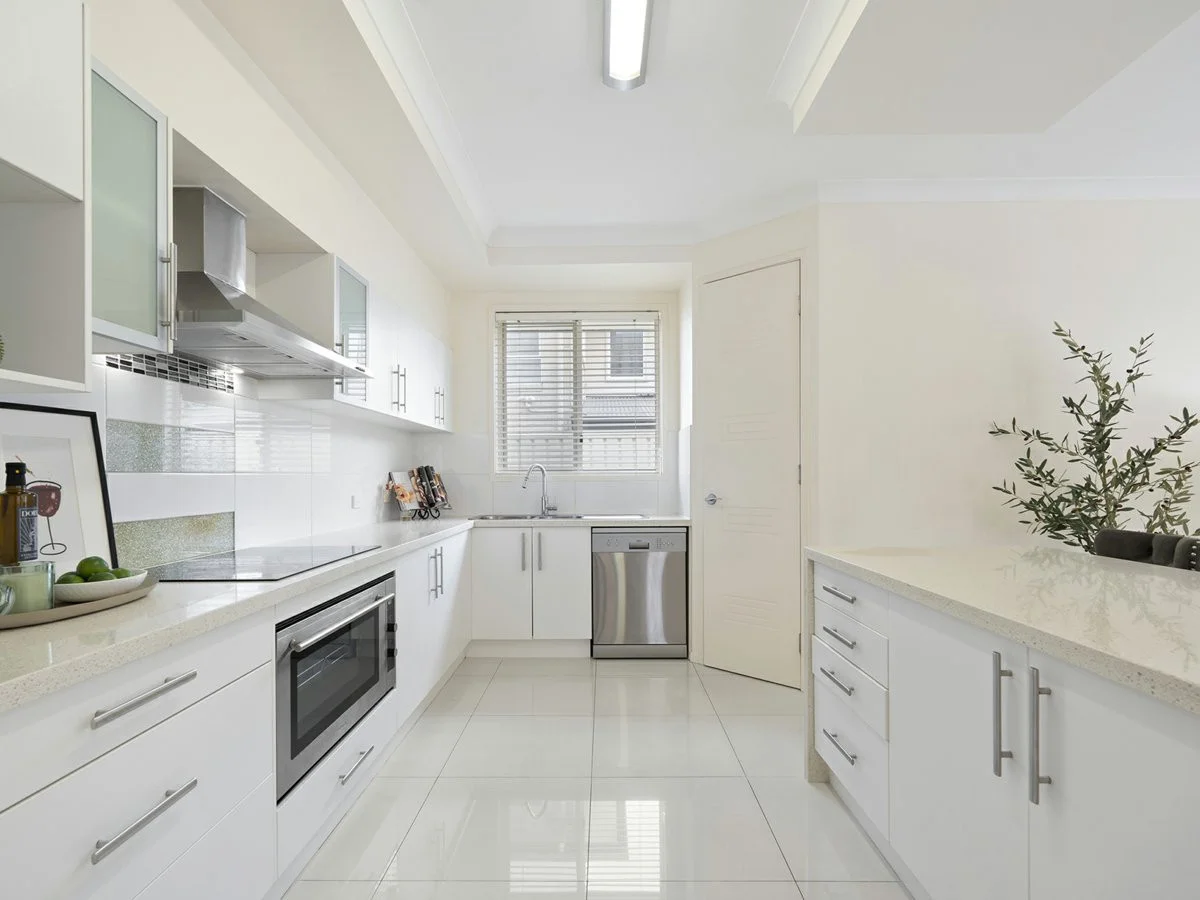 8 Golden Place, Robertson QLD 4109 photo 4