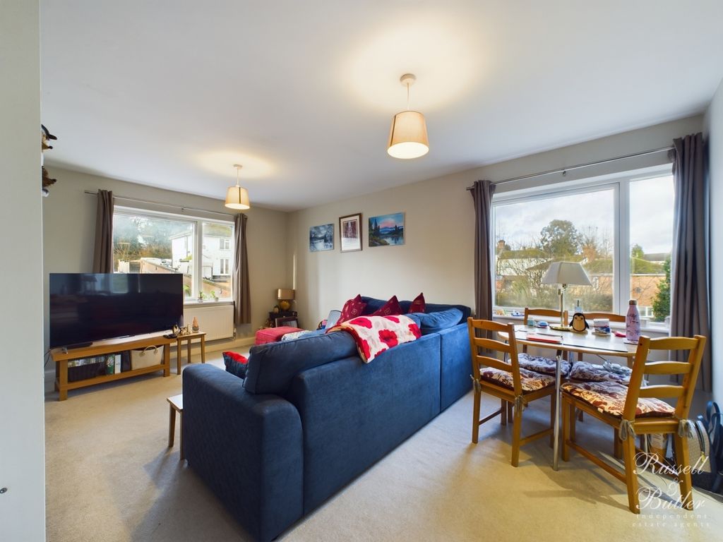 Additional image 2 of 2 bed flat for saleStation Gardens, Buckingham MK18