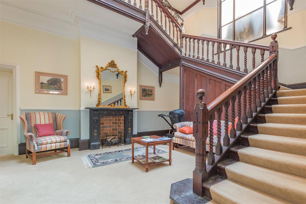 Additional image 2 of 1 bed flat for saleHigh Street, Newnham GL14