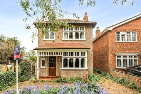 Field End, Ruislip HA4