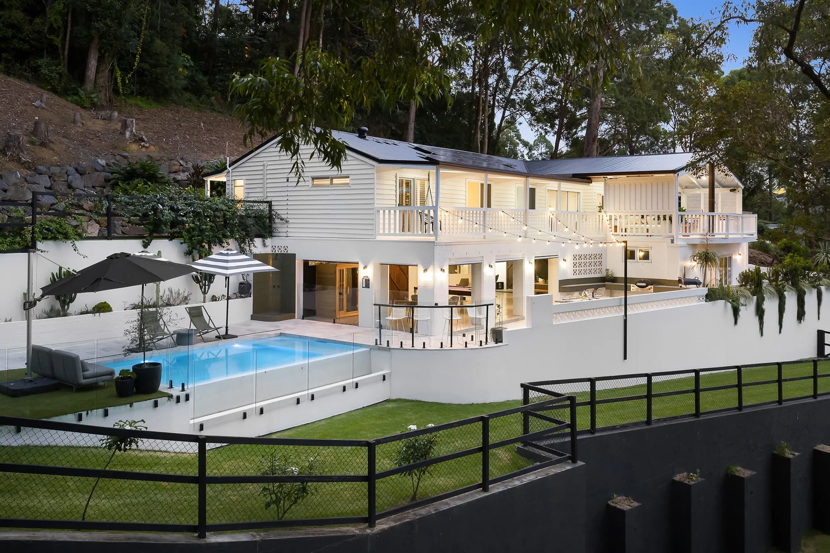 8 Carapook Crescent, Tallebudgera QLD 4228