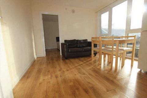 The Vale, London W3