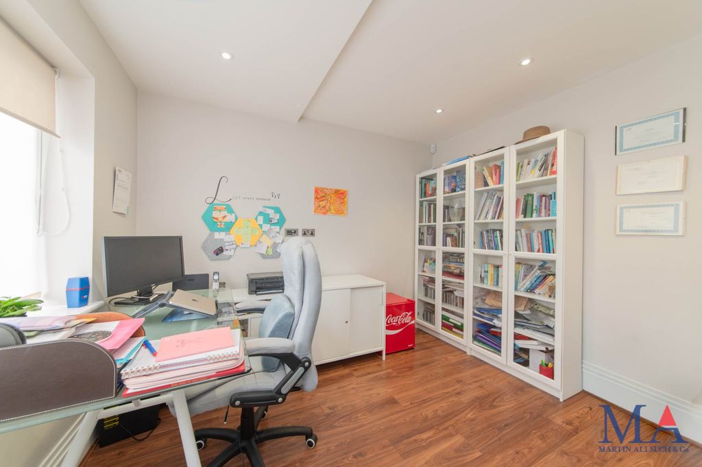 Additional image 15 of 5 bed detached house for saleRed Road, Borehamwood WD6