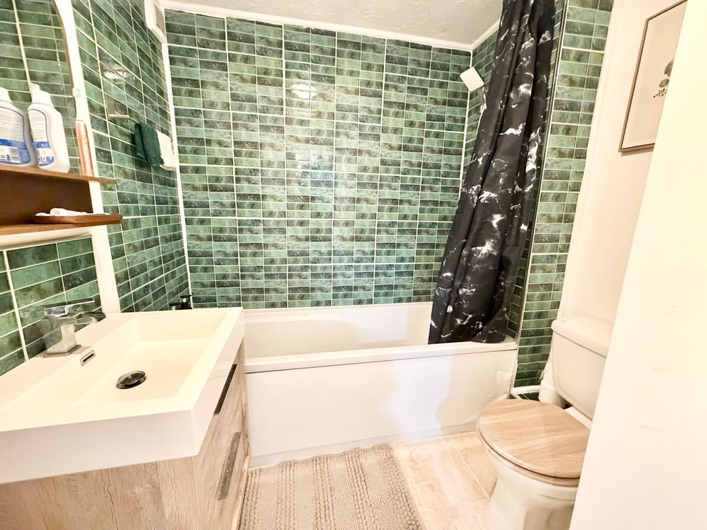 Additional image 11 of 2 bed flat for saleFoxdale Drive, Brierley Hill DY5