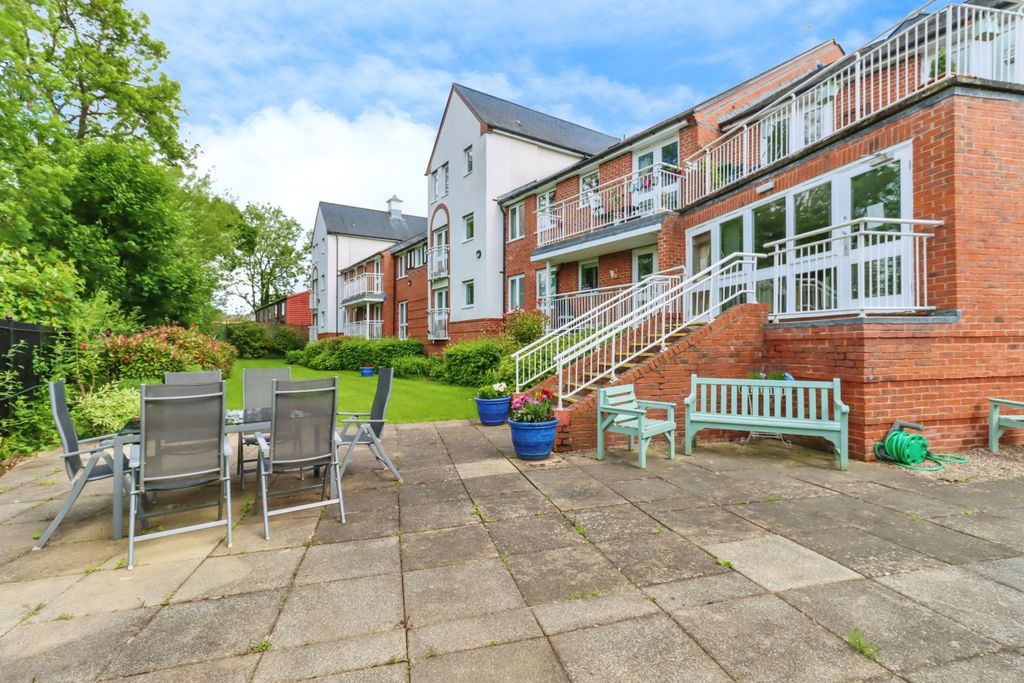 1 bed flat for saleHazledine Court, Shrewsbury SY3