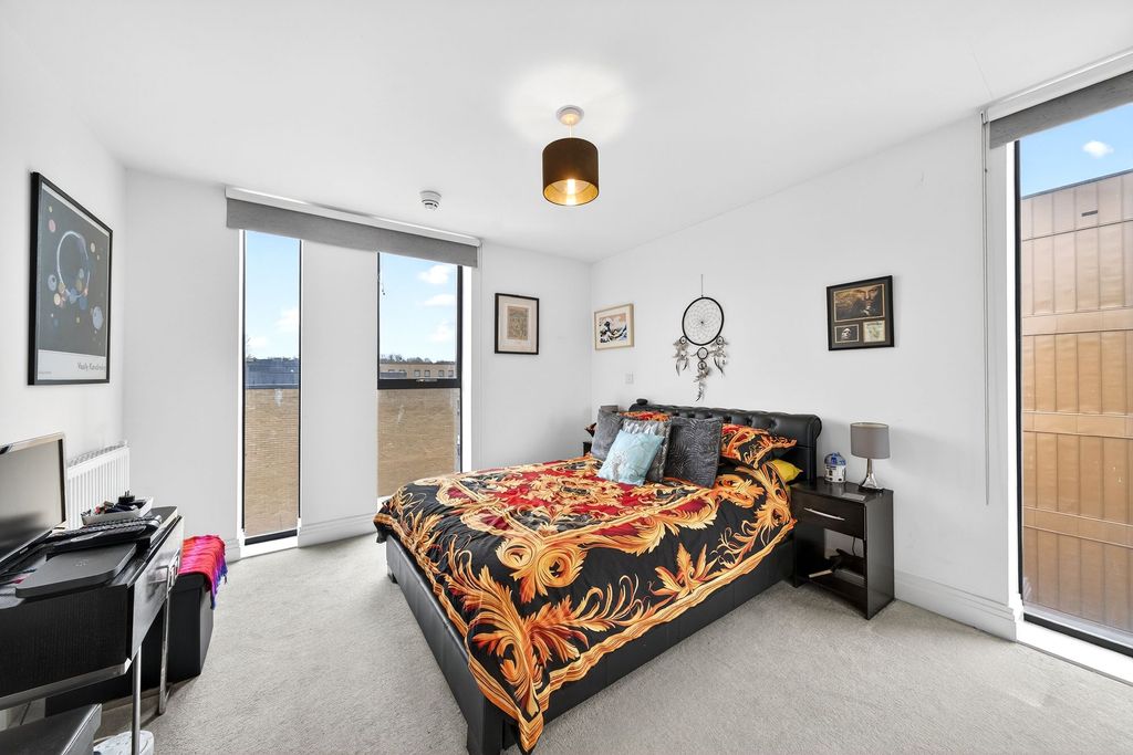 Additional image 4 of 2 bed flat for saleStudio Way, Borehamwood WD6